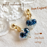 再販❣️🇬🇧イギリス発深海色sweet heart💙ランプワークビーズイヤリング