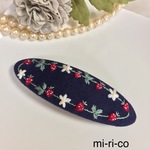 いちごの花刺繍 バレッタ