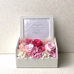 ピンク系のフォトフレーム＊プリザーブドフラワー花薔薇ブリザードフラワー結婚式誕生日プリザプレゼント誕生日バラギフト花器サプライズ結婚祝い退職祝い卒業祝い