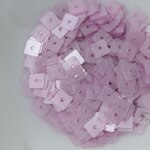 スパンコール 4mm 約760枚(約4g) 正方形 マット 薄紫 (SSQ04MFMSH00)