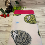 冬物セール！1000→800円💕あったかリラックス寝袋🦔Ｍサイズ（ハリネズミ柄　チェリーピンク）