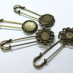 ◆送料込み！◆台座付きピン４種