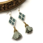 ◇flower × earrings◇（dusty mint green）