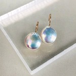 テリテリ　虹色バロックパールのフックピアス