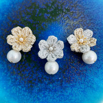 新作✨💎⚜️gold or silver⚜️💎💐innocent flower💐イヤリングorピアス🌿シャイニーパールでおめかしver.🌿