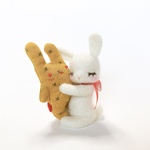 購入可能！　HUG ME♪ 白うさぎちゃんとぬいぐるみ(マスタード) 羊毛フェルト　置物