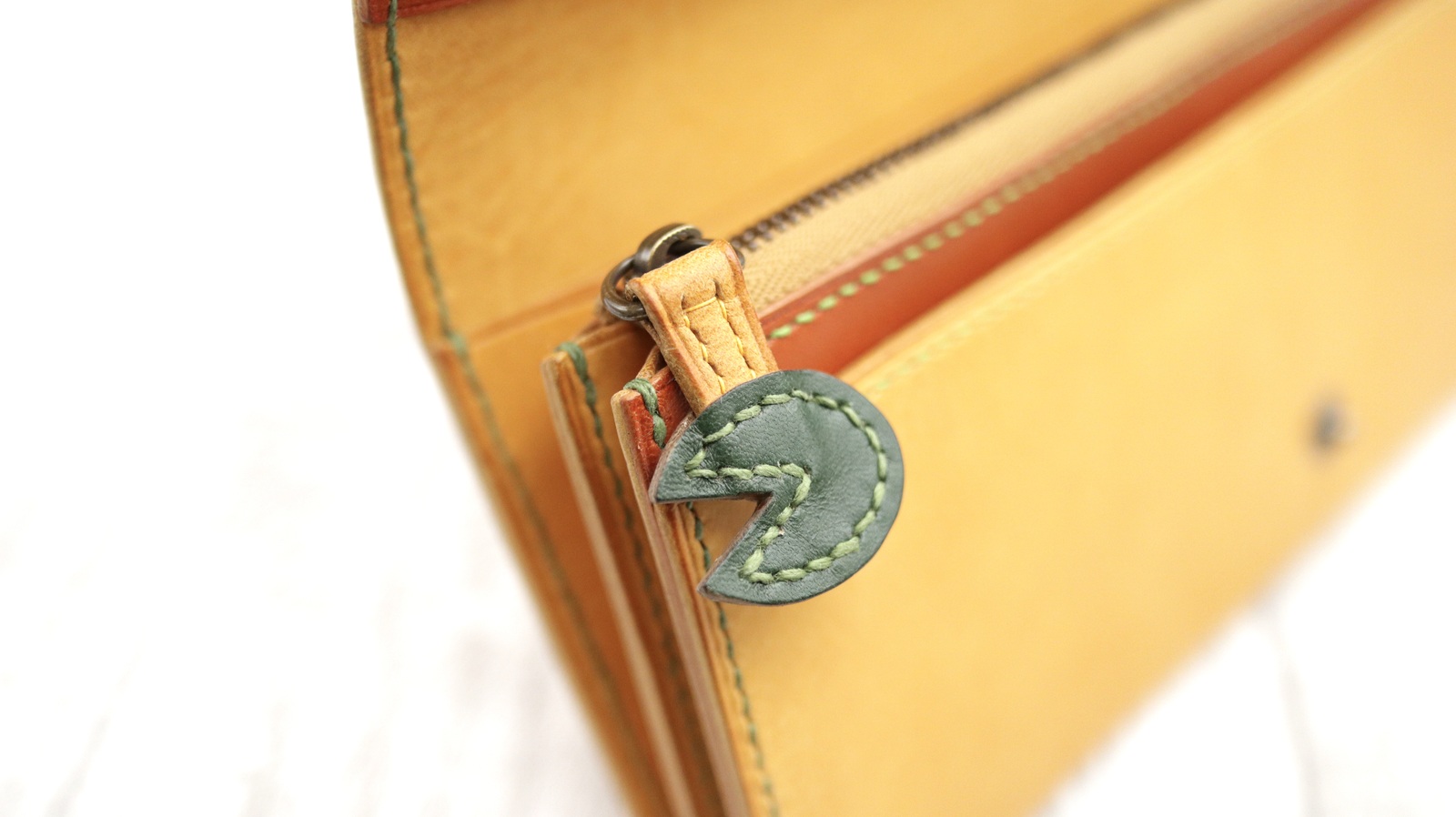 カエルちゃんの長財布 [本革] (左利き仕様に変更可)