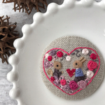 リネン刺繍ブローチ