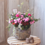 ピンクアザレアのペタルポット花束植え　B
