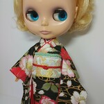 ブライス 着物 振袖 リカちゃん着物 振袖  黒 桜金彩