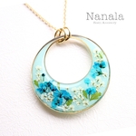 本物のお花のフープネックレス　レジンアクセサリ―