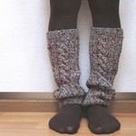 ケーブル模様のレッグウォーマー