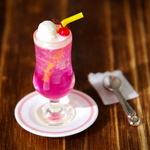 ミニチュアクリームソーダ《いちご味》ピアス/イヤリング/キーホルダー