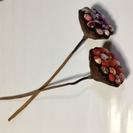 古布　蓮の実細工　茎付き蓮の赤系と紫系の2本セット