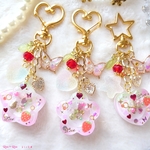 【お花】シャラシャラゆめコロン＊いちご レジン キーホルダー