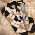 背中開き犬服 モコモコアーガイルラグラン [後ろ開き バックオープン]