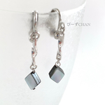 ブラックシェルのイヤリング／ピアス