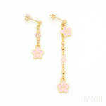 アシンメトリー　可憐な桜のピアス
