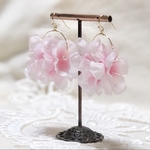 桜の花びら フープピアス/イヤリング