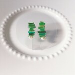 海洋プラスチックとパールのピアス（緑）