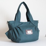 Mサイズ　ダークグリーン色　無地生地  シュシュバッグ♪Mサイズ　Fm2 Lab.