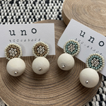春色ビーズ刺繍×ホワイトウッドピアス・イヤリング