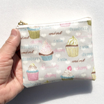 感謝セール品❤️カップケーキ🧁　便利ラミネート ミニポーチ