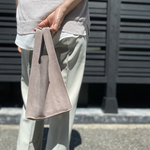 「近場のお出掛けでも手を抜いてない感出したい♡」　小さな革のレジブクロ(M) グレージュ　スエード　レザーバッグ