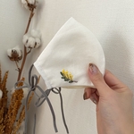 バイカラー×ミモザの手刺繍マスク