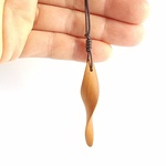 桜の木の「ねじり」ペンダント 