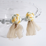 ２way　ミモザの刺繍おはじきピアス　イヤリング