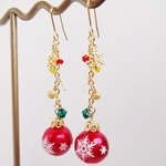 【クリスマス】オーナメントのゆらゆらピアス(イヤリング)レッド