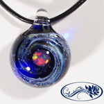 【Yasuda Glass】 ガラスの小宇宙 レインボーオパール ペンダント　No.RM1126A