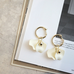 2wayホワイト花びらとゴールドパールearring