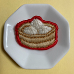 小籠包の刺繍ブローチ