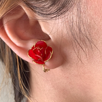 薔薇のワンポイントイヤリング（10色から選べます）（受注生産）
