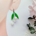 happyすずらん  White＆green〜.｡*♡  イヤリング/ピアス