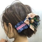フリルリボンとボタンの ヘアバレッタ