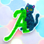 猫の刺繍ブローチ アルファベットA