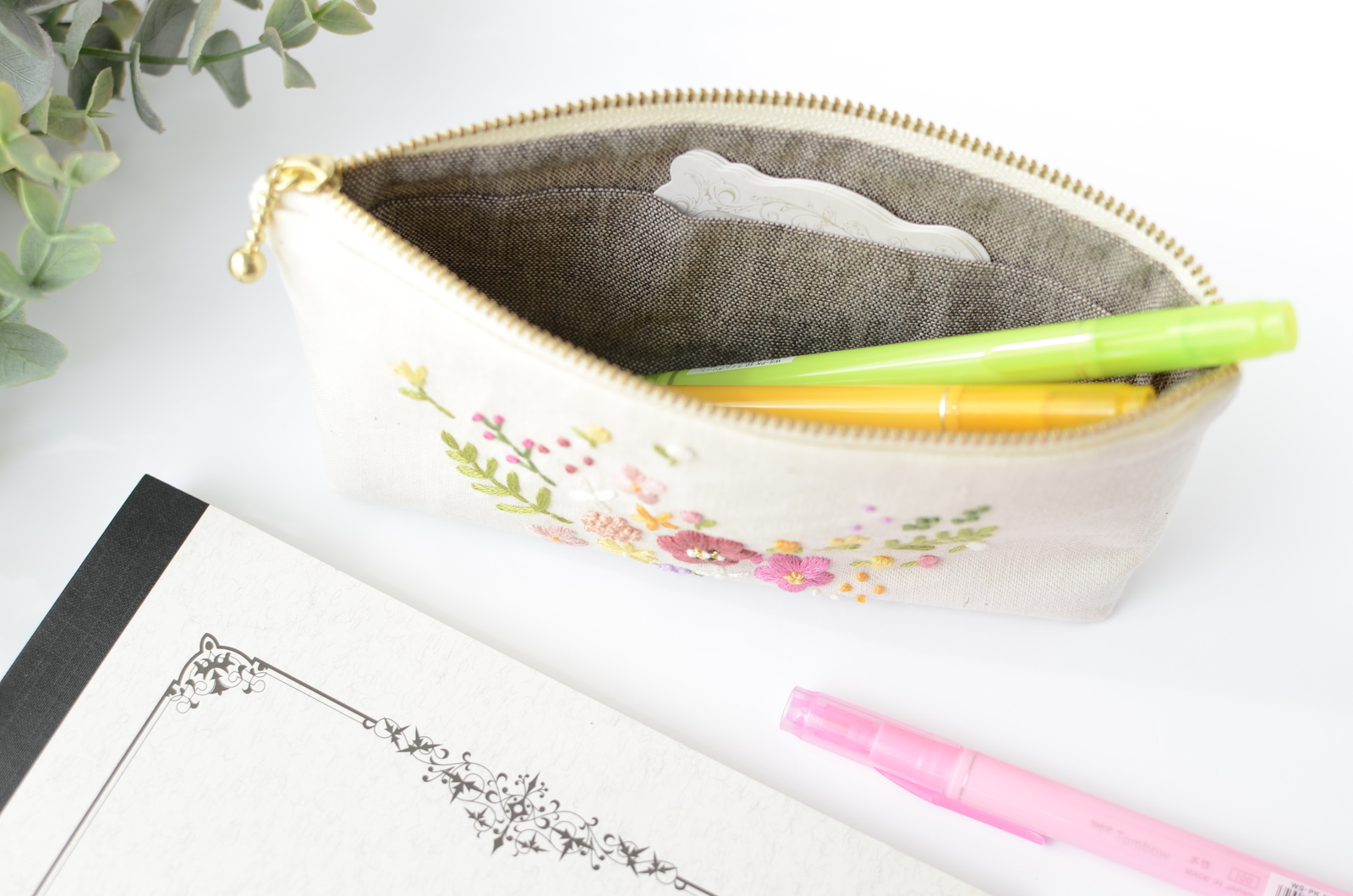 手刺繍のペンケース 小さめサイズ 内ポケット付き【受注制作】新生活