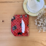 ティッシュと予備マスクが入る　ラミネートのマスクケース