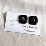 すずらん navy square pierce/ドライフラワー  レジン
