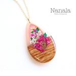 本物のお花と木のネックレス　レジンアクセサリ―