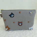 猫　刺繍生地　ファスナーポーチ
