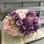 ☸ピンクパープルアレンジ。George（ジョルジュ）開店祝い　退職祝い　結婚祝い　プリザーブドフラワー　お供え　お誕生日　開店祝い　開店祝い　仏花　プリザーブドフラワー　退職祝い　退職祝い　退職祝い