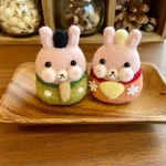 しもぶくれうさぎのおひなさま(アプリコット&モスグリーン)