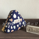 ふんわり三角ポーチ  おにぎりポーチ しずく柄ネイビー