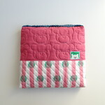 Ｓ様専用■幼児いす用座布団■くまステッチPink×ストライプドット＋くまタグの座布団