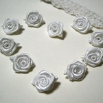 シロ×シロ葉っぱ付巻き薔薇1.5cm×20個セット
