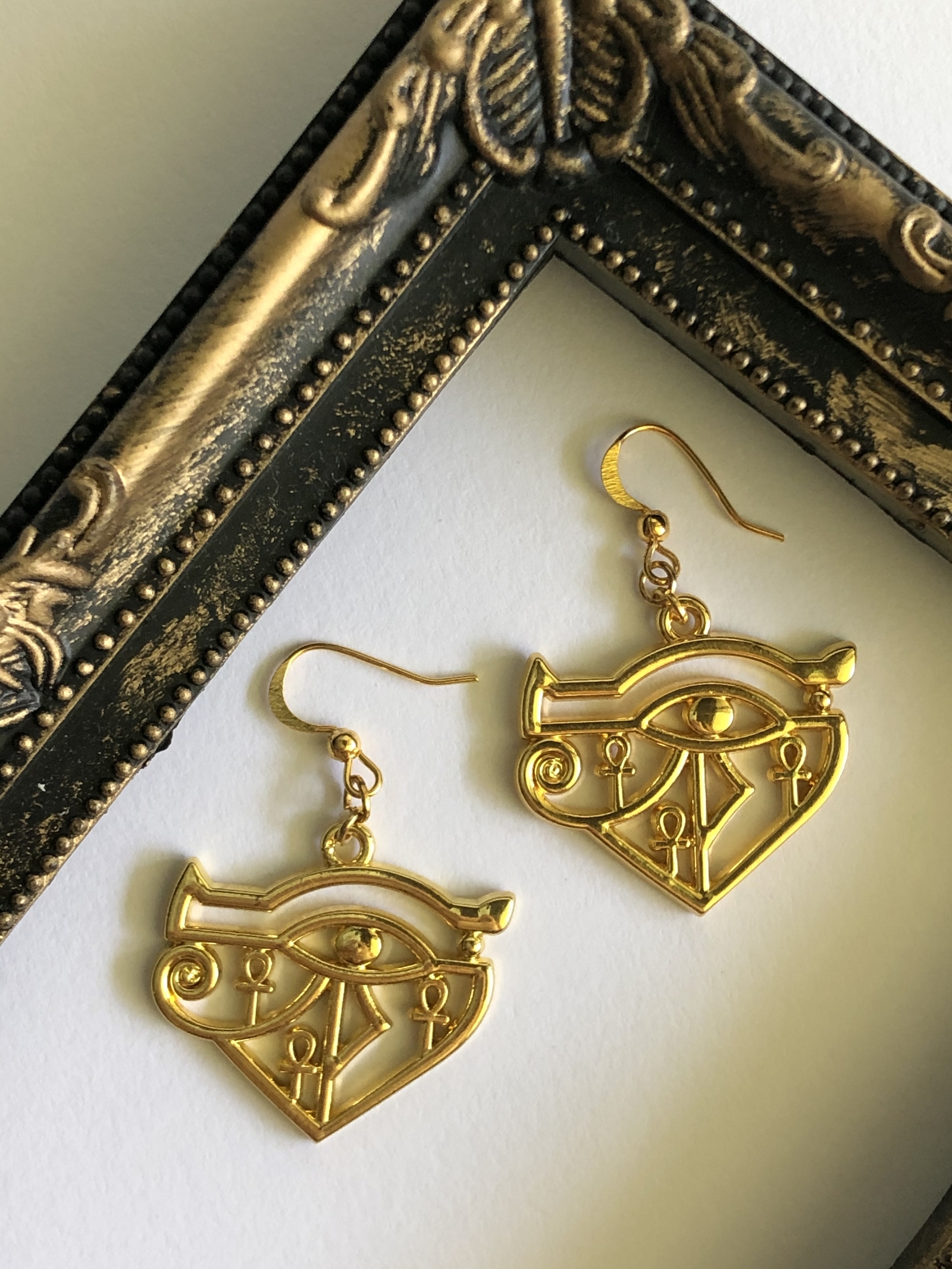 エジプト ネフェルティテイー ピアス ピアス【 シルバー × ネフェルティティ 】金具交換可能